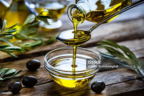 5 Top Healthy Oils to Incorporate in Your Diet for Better Health
